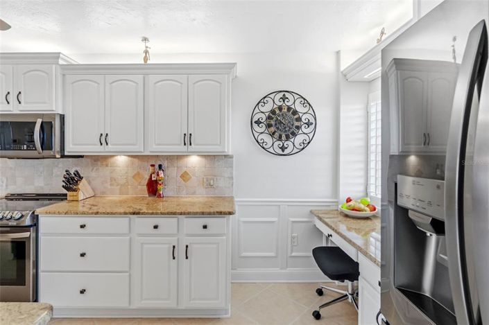 Image No.12-2 Bed Property for sale