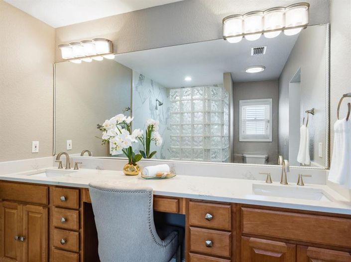 Image No.17-3 Bed Property for sale