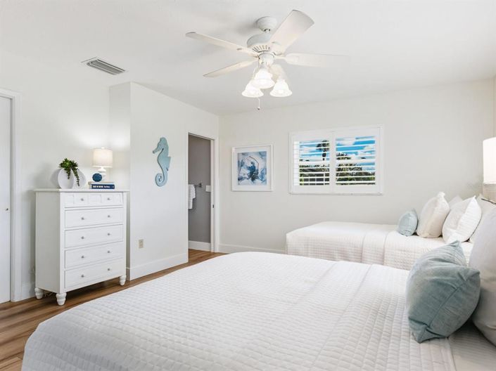 Image No.19-3 Bed Property for sale