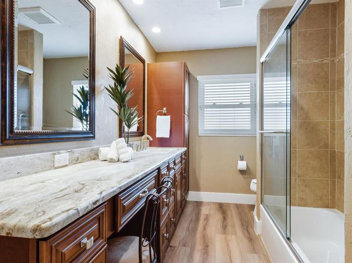 Image No.22-3 Bed Property for sale