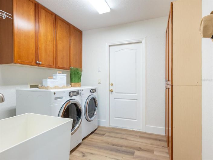 Image No.24-3 Bed Property for sale