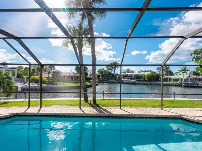 Image No.25-3 Bed Property for sale