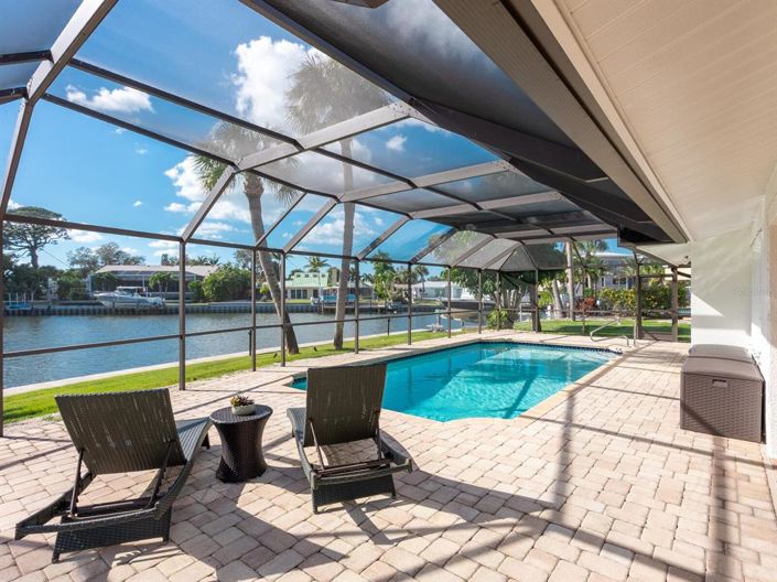 Image No.26-3 Bed Property for sale