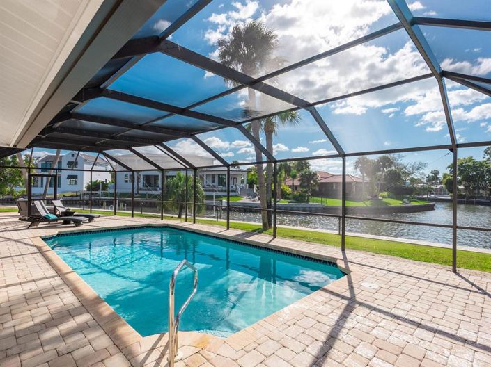 Image No.27-3 Bed Property for sale