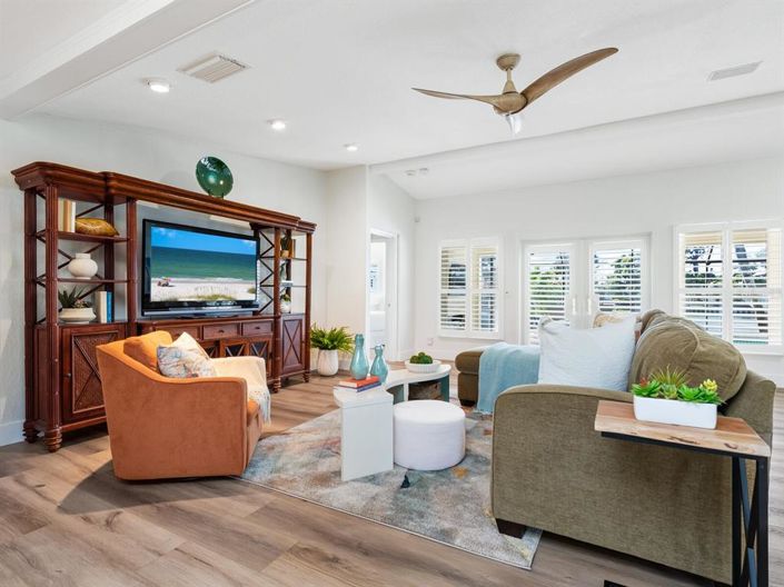 Image No.6-3 Bed Property for sale