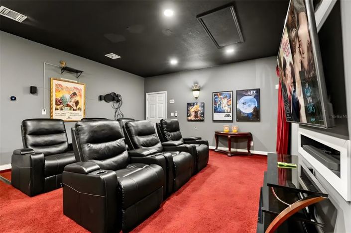 Image No.14-6 Bed Property for sale