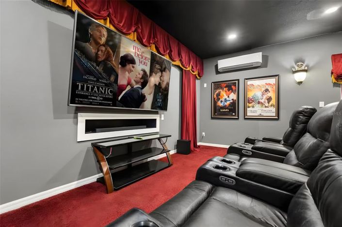 Image No.17-6 Bed Property for sale