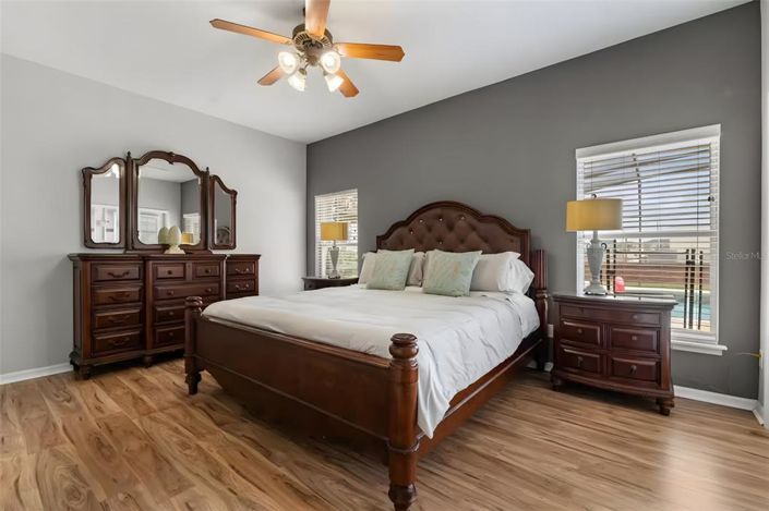 Image No.26-6 Bed Property for sale