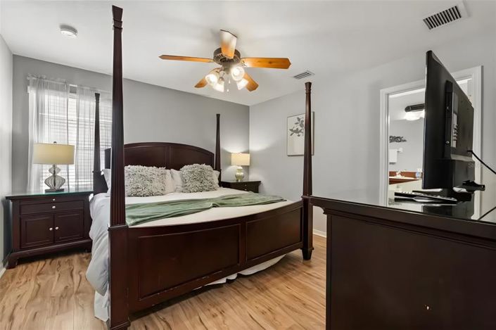 Image No.33-6 Bed Property for sale