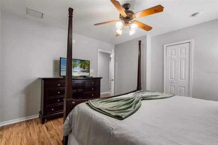 Image No.34-6 Bed Property for sale