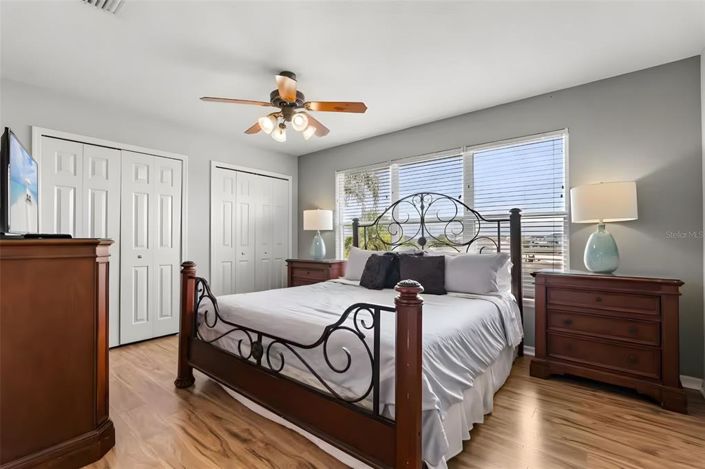 Image No.37-6 Bed Property for sale