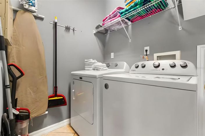 Image No.41-6 Bed Property for sale