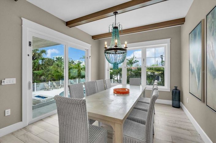 Image No.18-9 Bed Property for sale