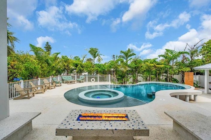 Image No.22-9 Bed Property for sale