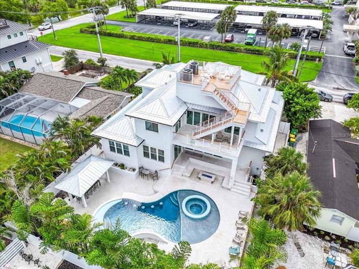 Image No.35-9 Bed Property for sale