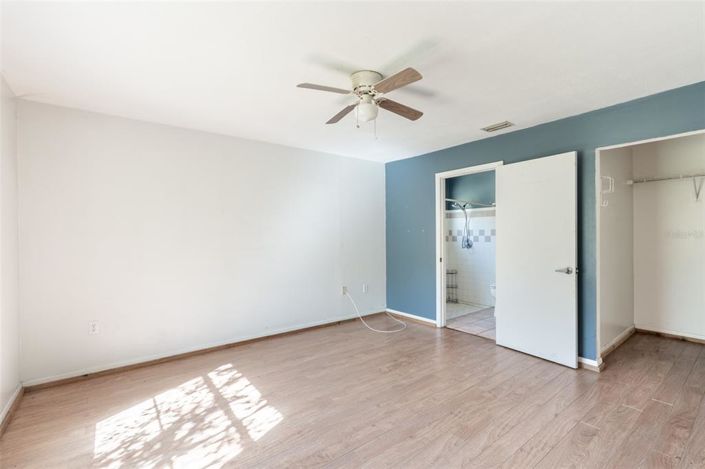 Image No.43-5 Bed Property for sale