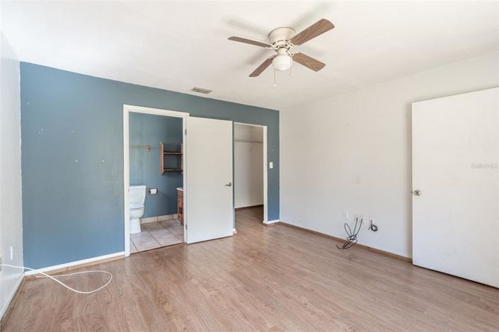 Image No.44-5 Bed Property for sale