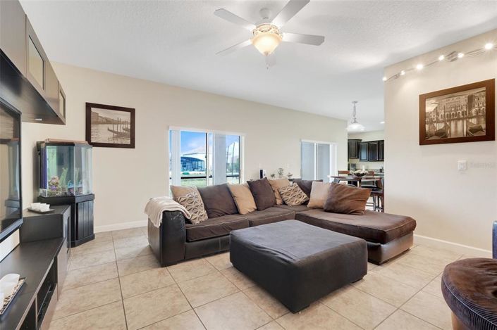 Image No.17-4 Bed Property for sale