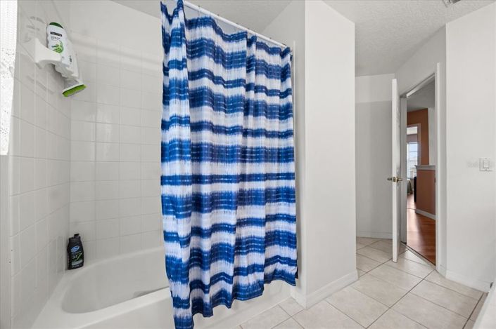 Image No.17-5 Bed Property for sale