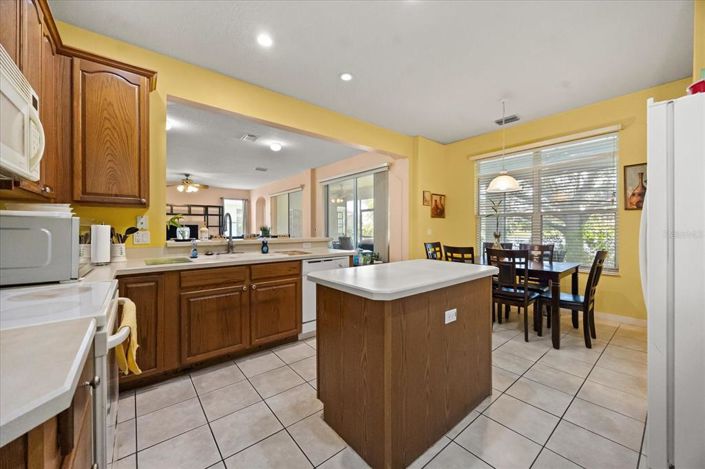 Image No.5-5 Bed Property for sale