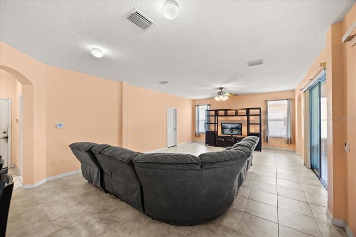 Image No.9-5 Bed Property for sale