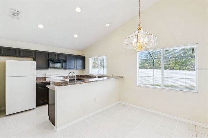 Image No.11-4 Bed Property for sale