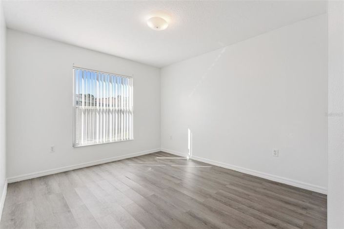 Image No.12-4 Bed Property for sale