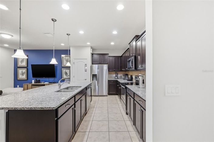 Image No.10-5 Bed Property for sale