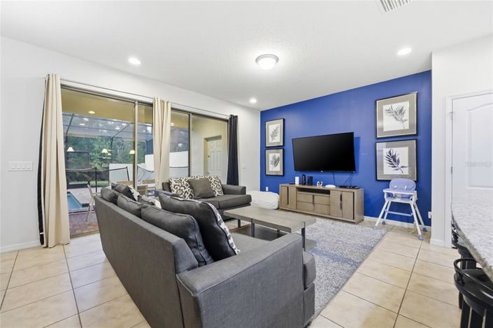 Image No.12-5 Bed Property for sale