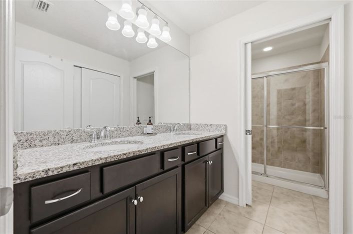 Image No.20-5 Bed Property for sale