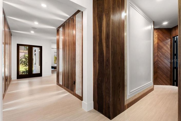 Image No.22-7 Bed Property for sale