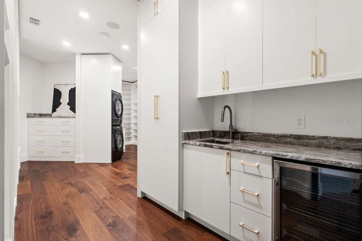 Image No.27-7 Bed Property for sale