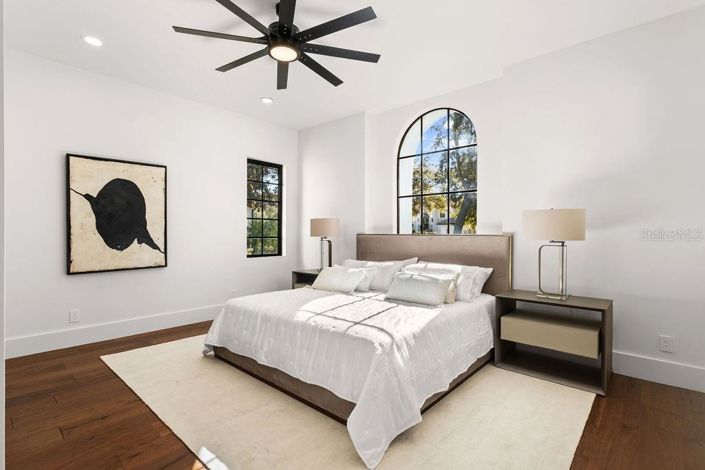 Image No.29-7 Bed Property for sale