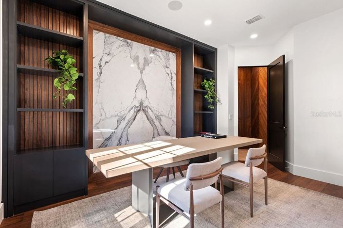 Image No.31-7 Bed Property for sale