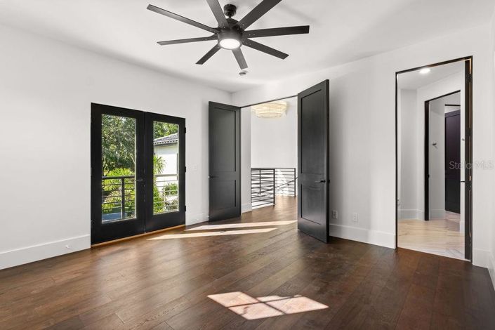 Image No.35-7 Bed Property for sale