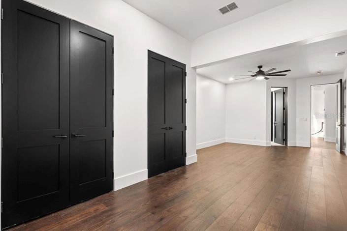 Image No.36-7 Bed Property for sale