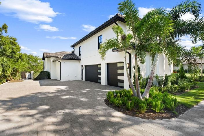 Image No.51-7 Bed Property for sale