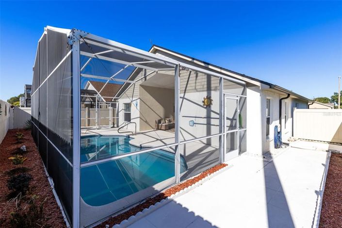 Image No.24-5 Bed Property for sale