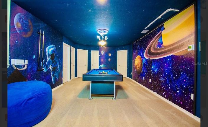 Image No.12-10 Bed Property for sale