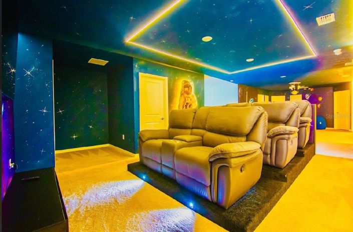 Image No.21-10 Bed Property for sale