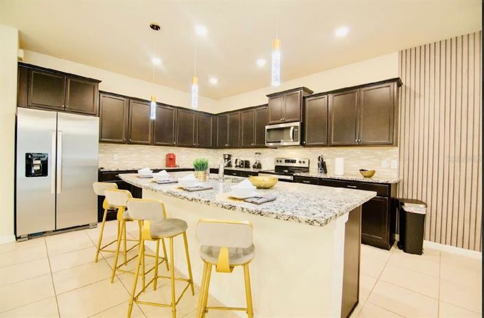 Image No.36-10 Bed Property for sale