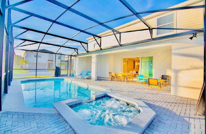 Image No.52-10 Bed Property for sale