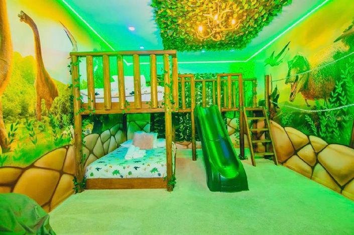 Image No.8-10 Bed Property for sale