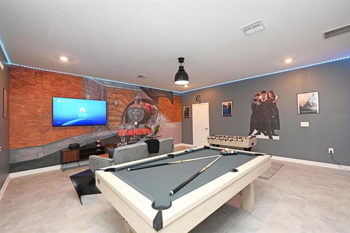 Image No.14-8 Bed Property for sale