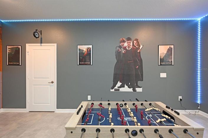 Image No.16-8 Bed Property for sale