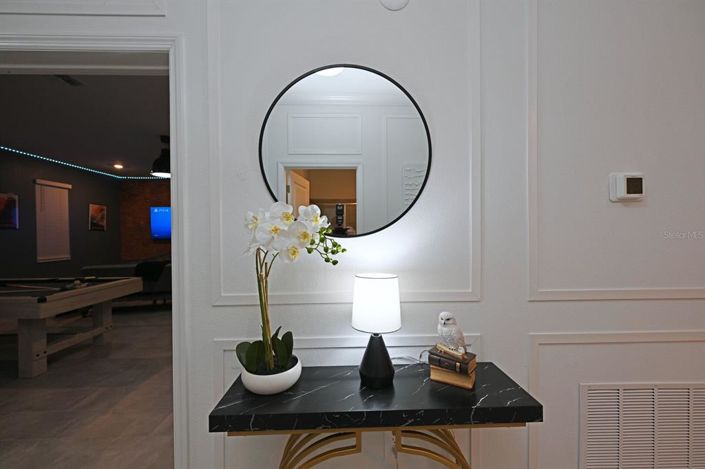 Image No.20-8 Bed Property for sale