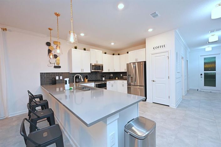 Image No.25-8 Bed Property for sale