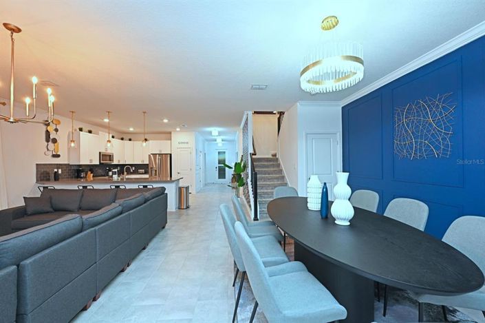 Image No.4-8 Bed Property for sale