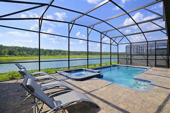 Image No.3-8 Bed Property for sale