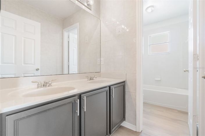 Image No.25-4 Bed Property for sale